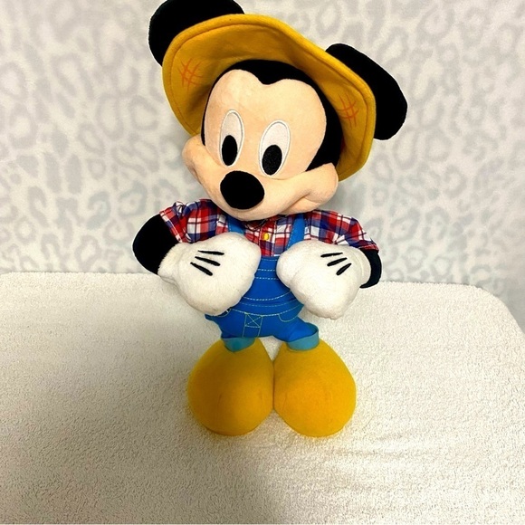 Disney Junior E-I-Oh! Mickey Mouse, Interactive Plush Toy, Sings (Works) - Picture 1 of 7